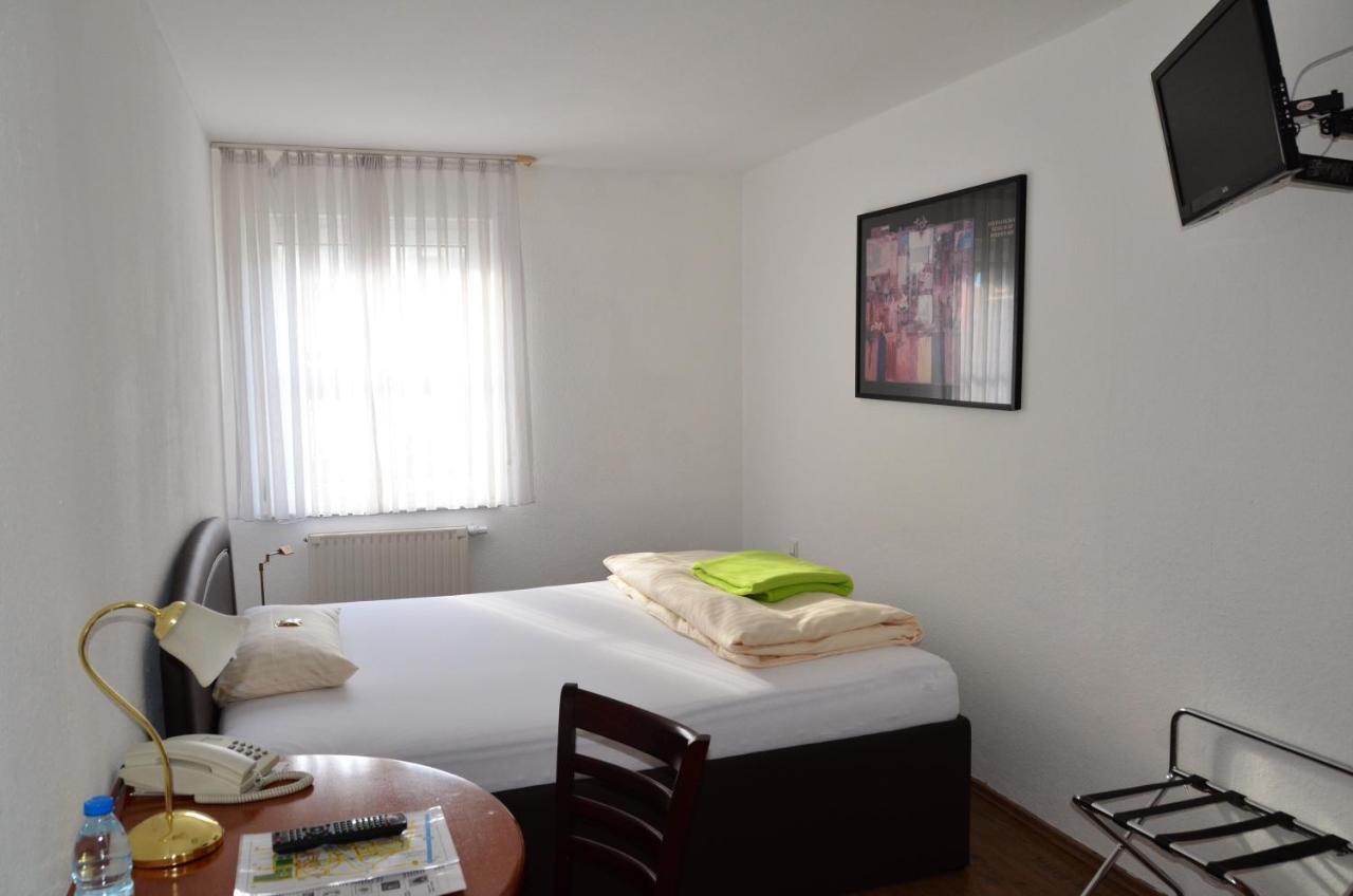 Hotel Moerike Людвигсбург Номер фото
